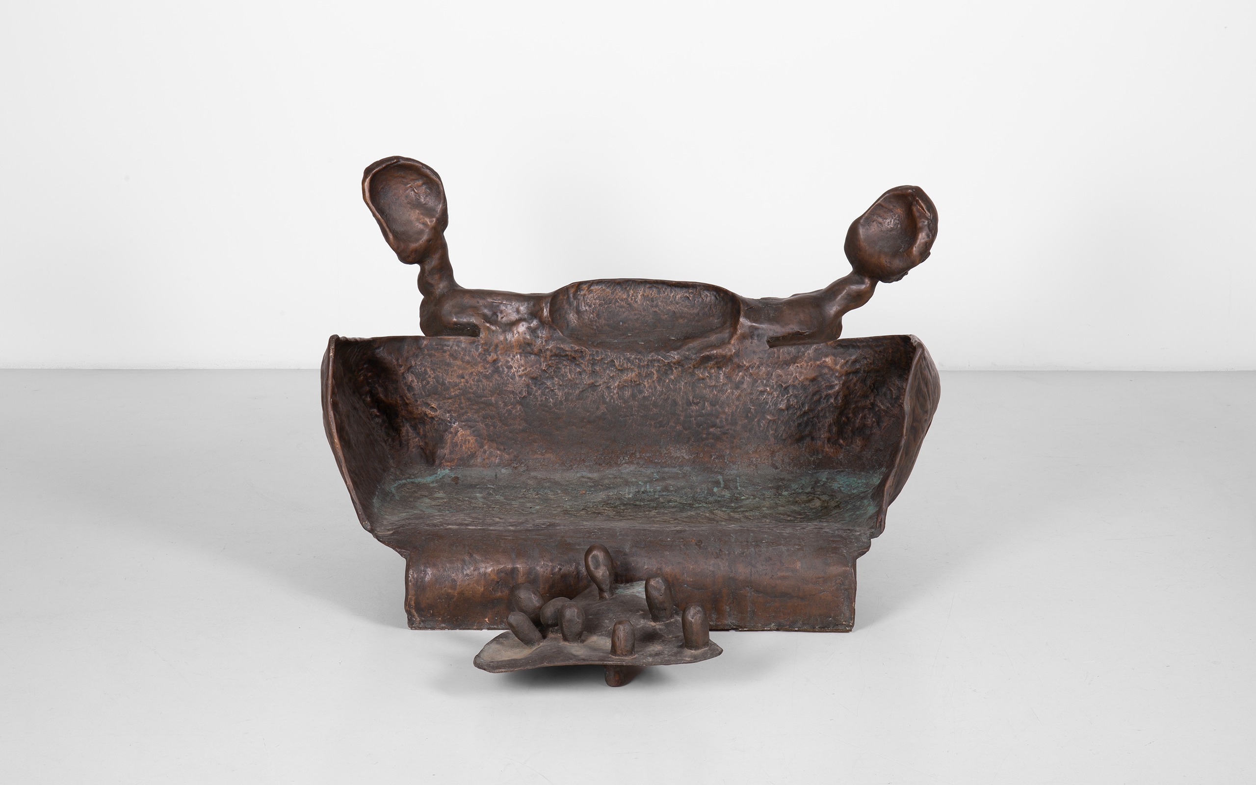 Eureka bronze seat by Roberto Matta | Paradisoterrestre